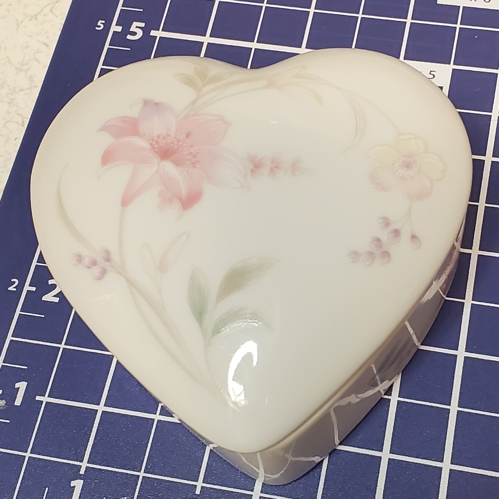 Vintage Ceramic Heart Shaped Jewelry Trinket Dish